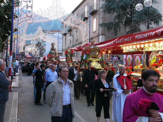 Processione del 16